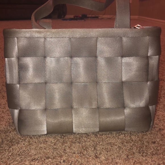 harveys Handbags - Auth silver Harvey’s seatbelt shoulder bag purse